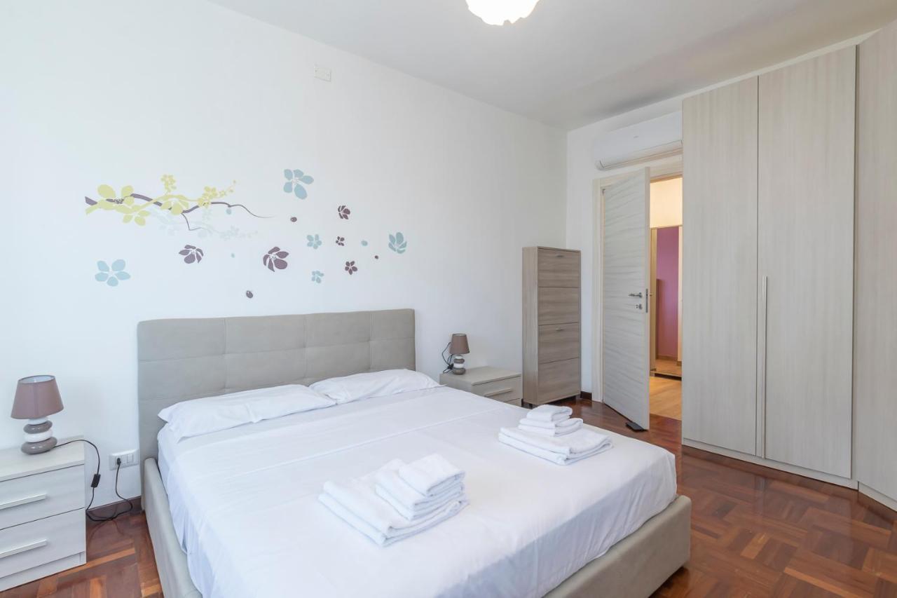 Big Apartment - Alcuino 7 Milano Exteriör bild