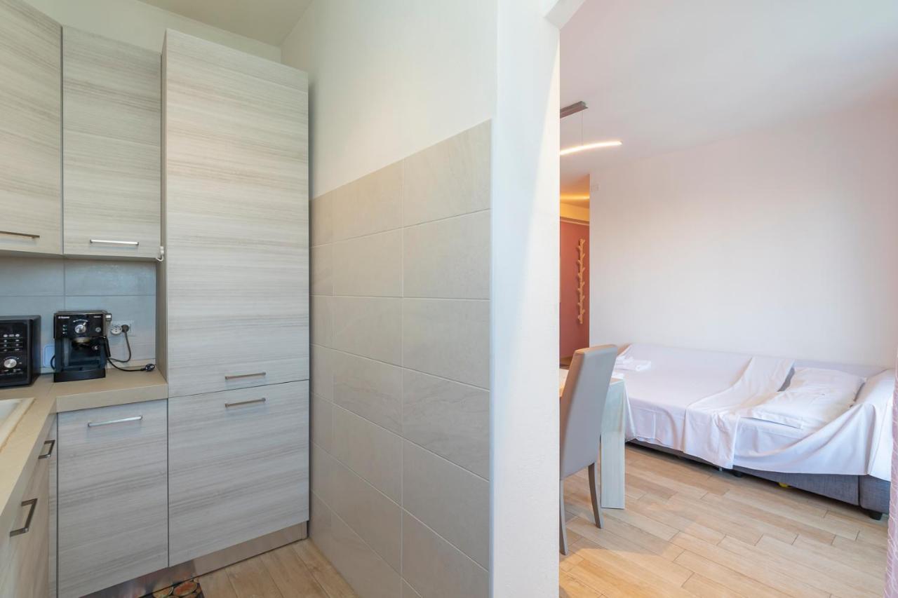 Big Apartment - Alcuino 7 Milano Exteriör bild